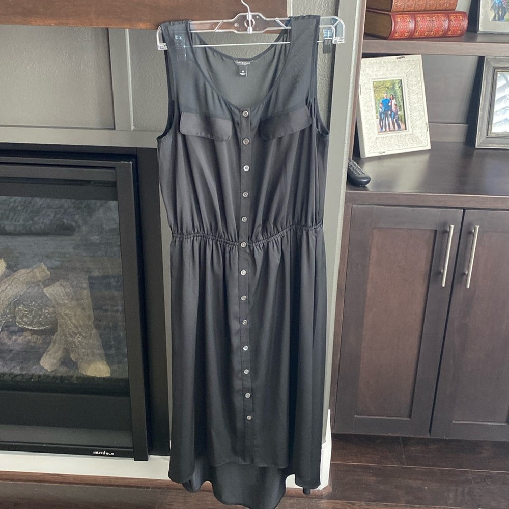 Ann Taylor size M black hi-low dress. Lightweight and perfect for summer.